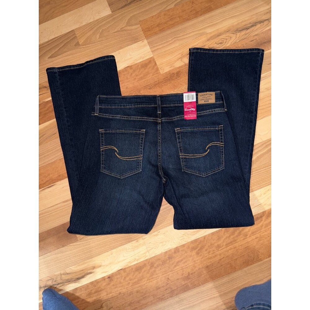 Signature By Levi Strauss Womens Mid-Rise Boot Cut Jeans Size 14 Simply Stretch - Picture 6 of 7